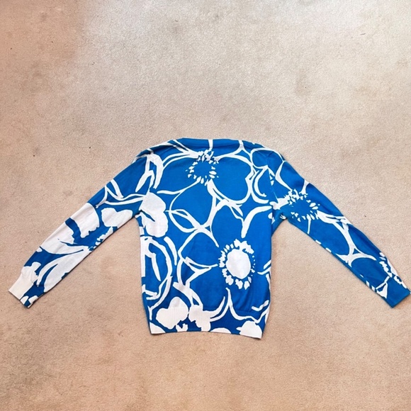 J. Crew Blue and White Floral Cardigan V-Neck Buttons Spring Lightweight Resort - Picture 3 of 6